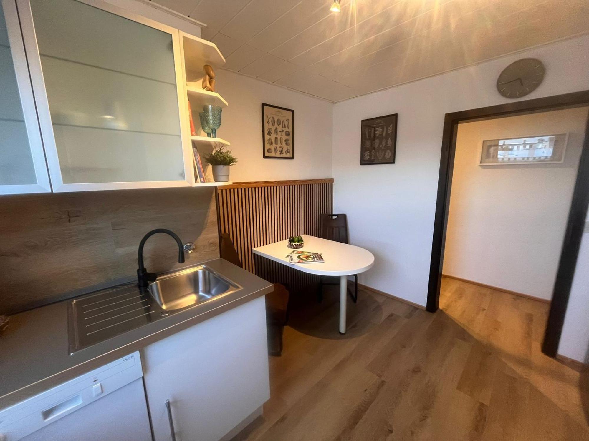 Zentrales Mit Bestlage & Gratis Parkplatz Apartment *